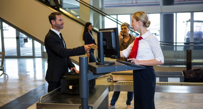 quanto guadagna hostess stipendio